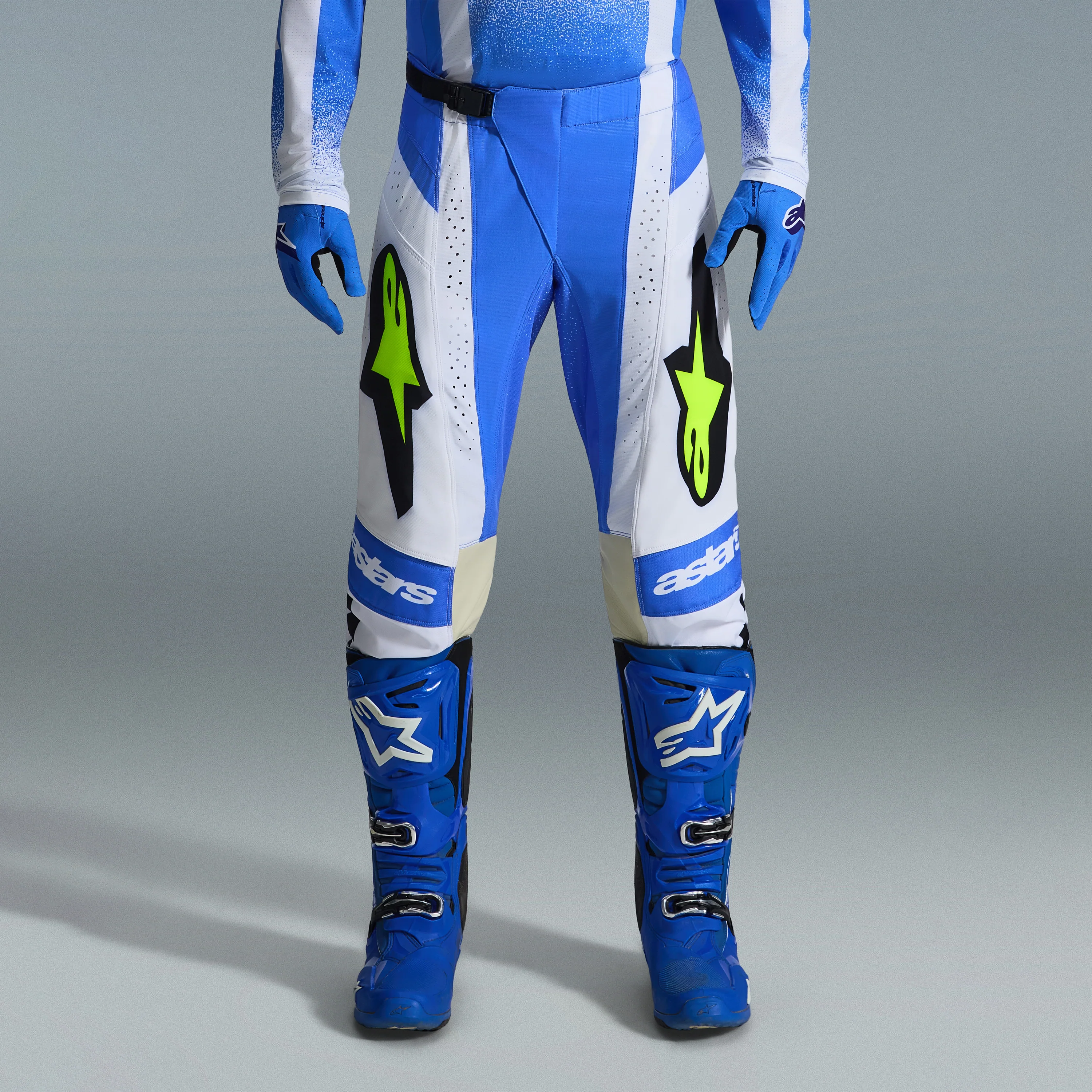 2026 Techstar Knif Gear Set - Image 7