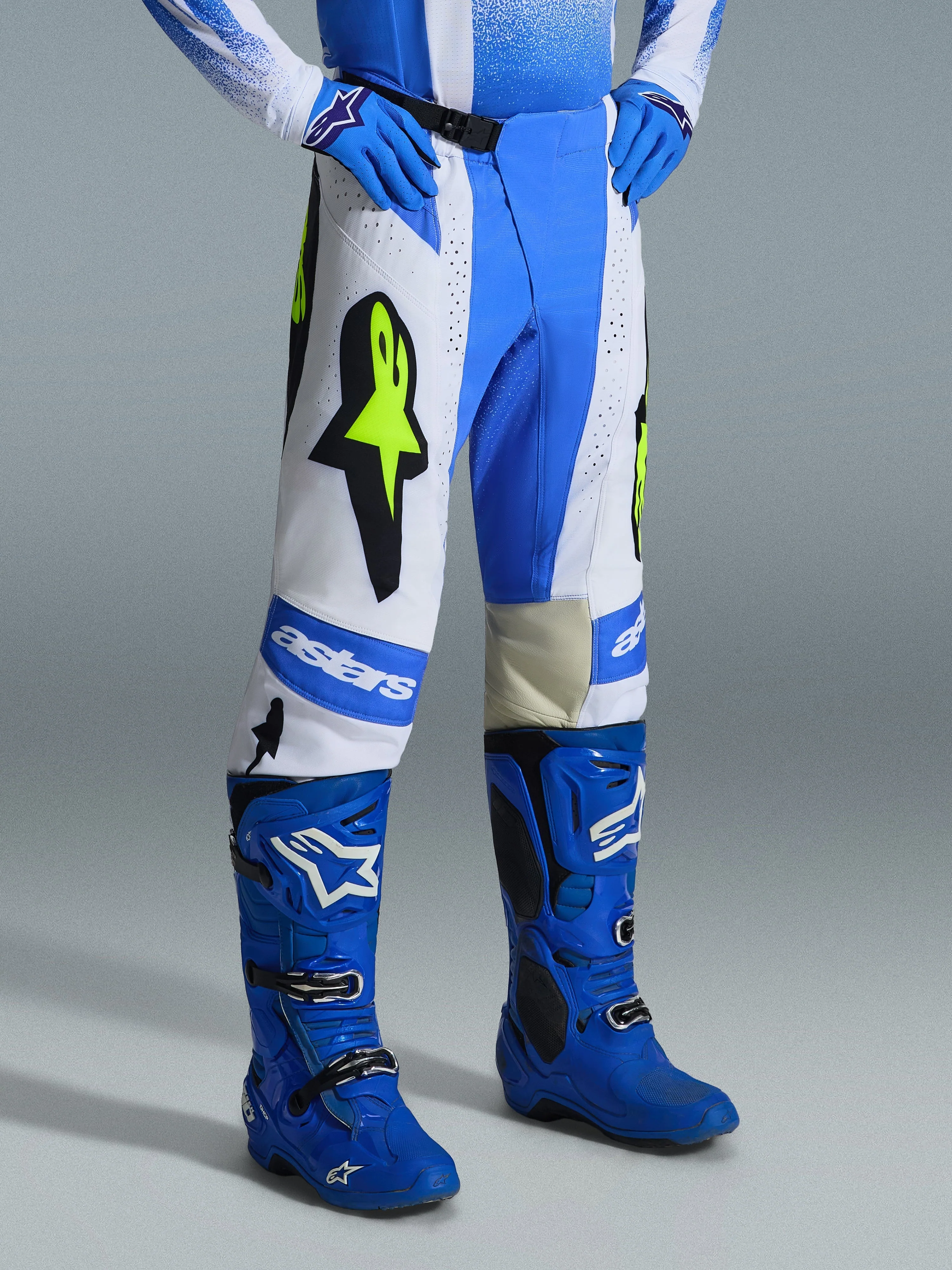 2026 Techstar Knif Gear Set - Image 8