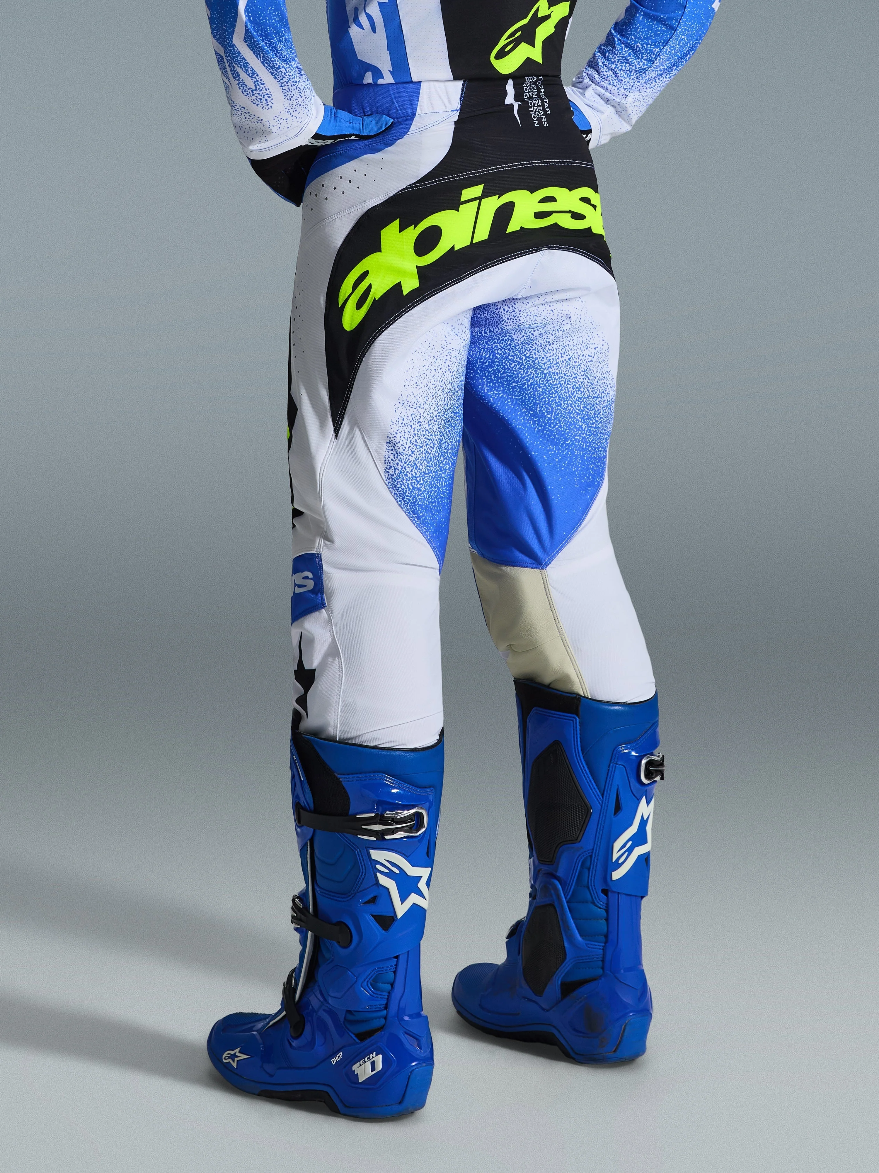 2026 Techstar Knif Gear Set - Image 9