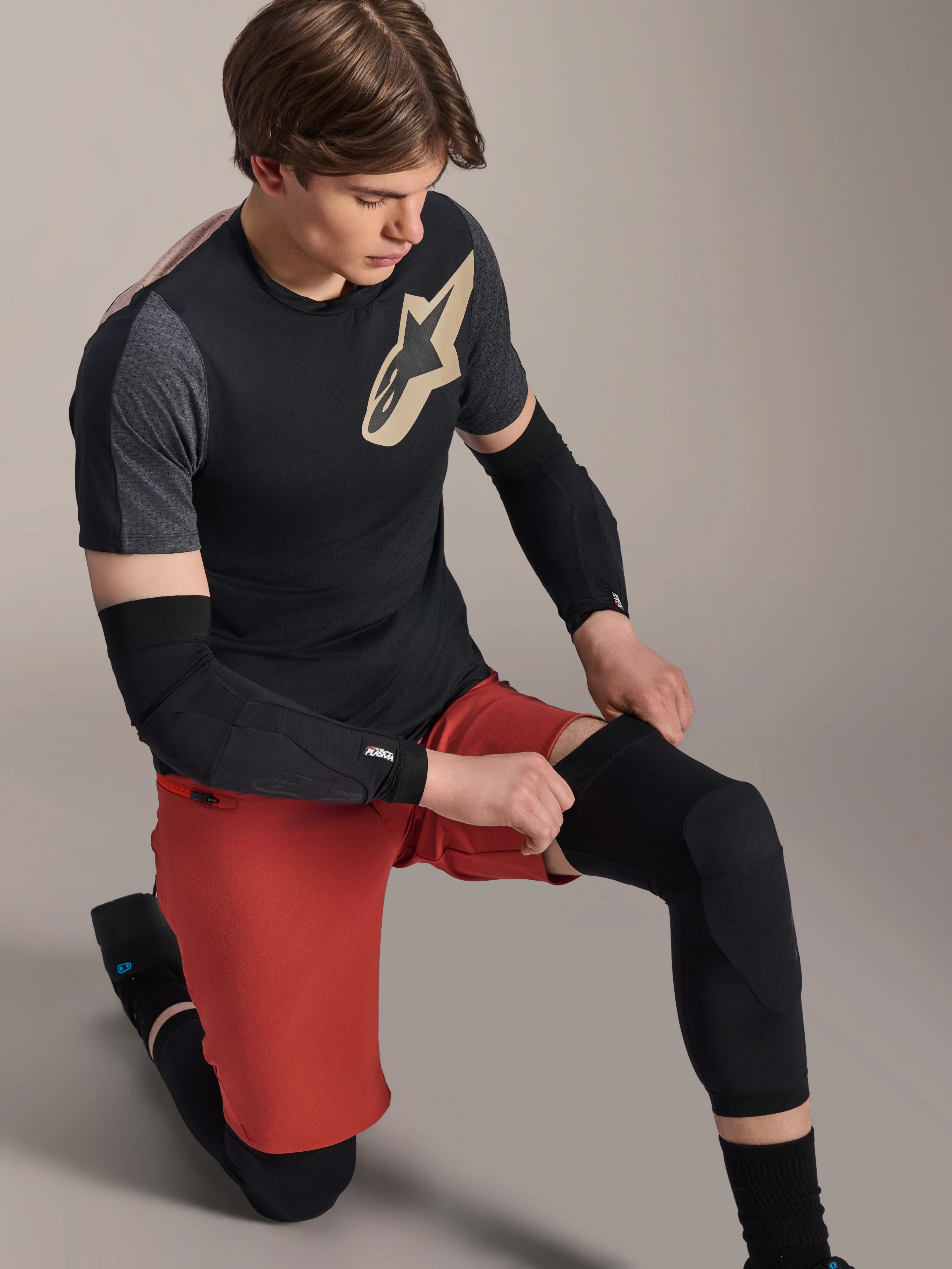 A-Motion Plasma Knee Sleeve - Image 5