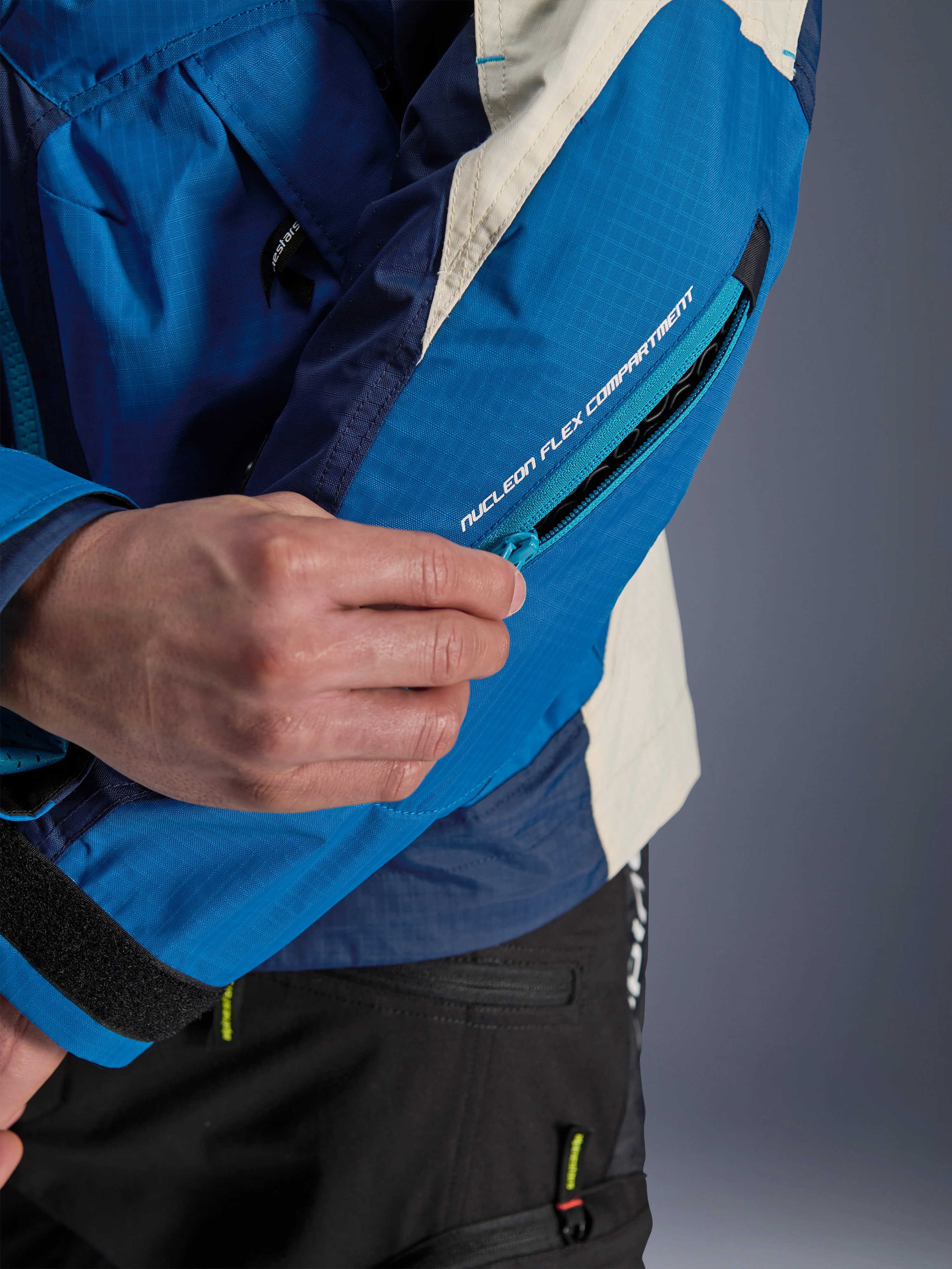 Mogress Air Jacket - Image 8